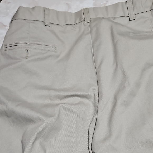 Lee Men's Chinos in Light Gray - Picture 3 of 5